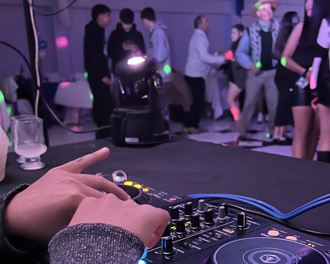 Equipamiento de DJ profesional